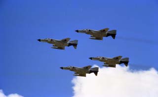 Ｆ４