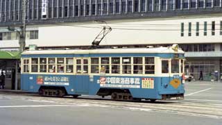 ７６８