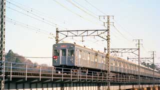 ８０００系