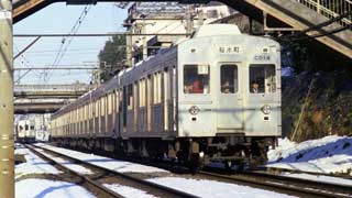 ８０００系
