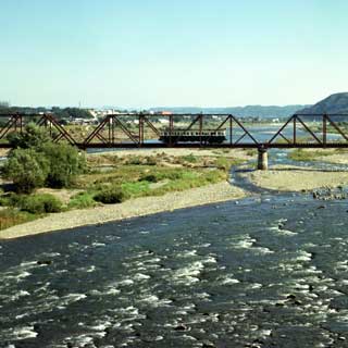 電車、千曲川鉄橋